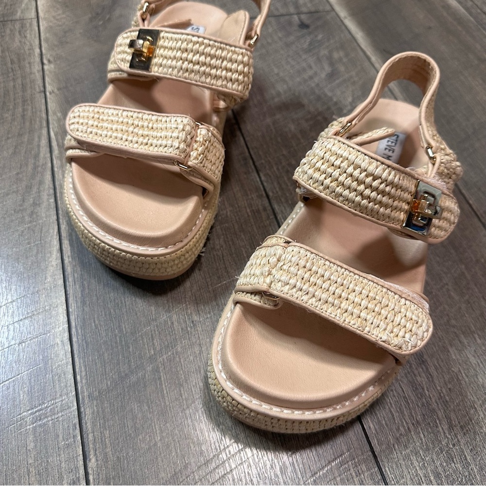 Steve Madden Platform Sandals - Picture 4 of 6